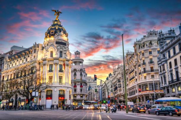 Moderno Apartamento En Pleno Centro Madrid Exteriör bild